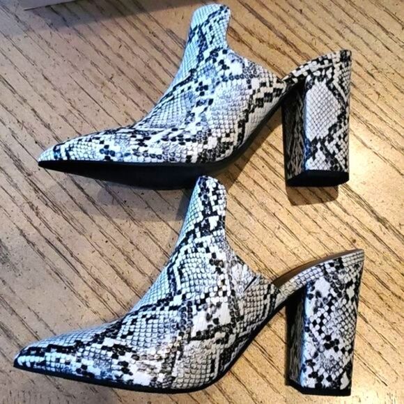 Size 7 black and white snake mules. NWT. - Picture 2 of 7